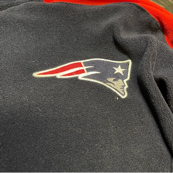 NFL Patriots Football Fleece Sweatshirt 1/4 Zipper Red Navy Size Medium 10/12 - Picture 7 of 9